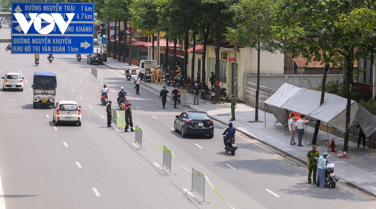 Anh 6 to co dong manh o ha noi xu ly hang loat truong hop vi pham hinh anh 1