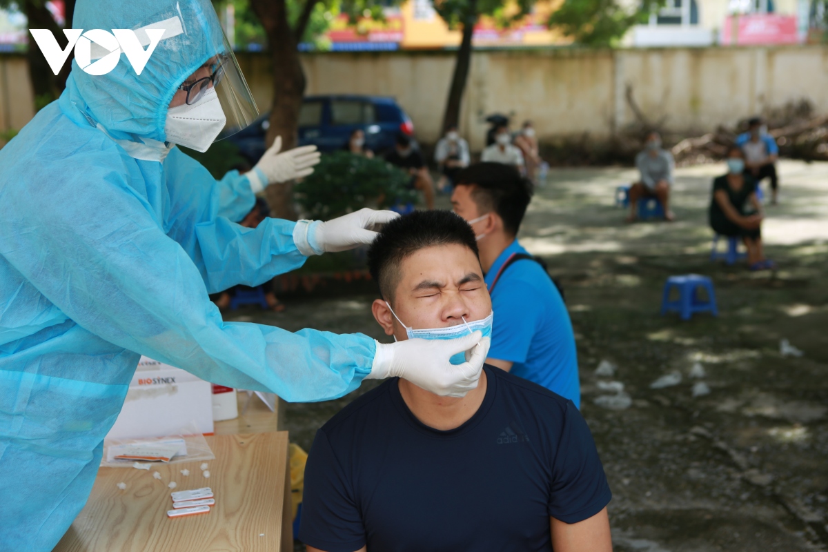 ha noi bat dau tiem nhung lieu vaccine vero cell dau tien cho nguoi dan hinh anh 4