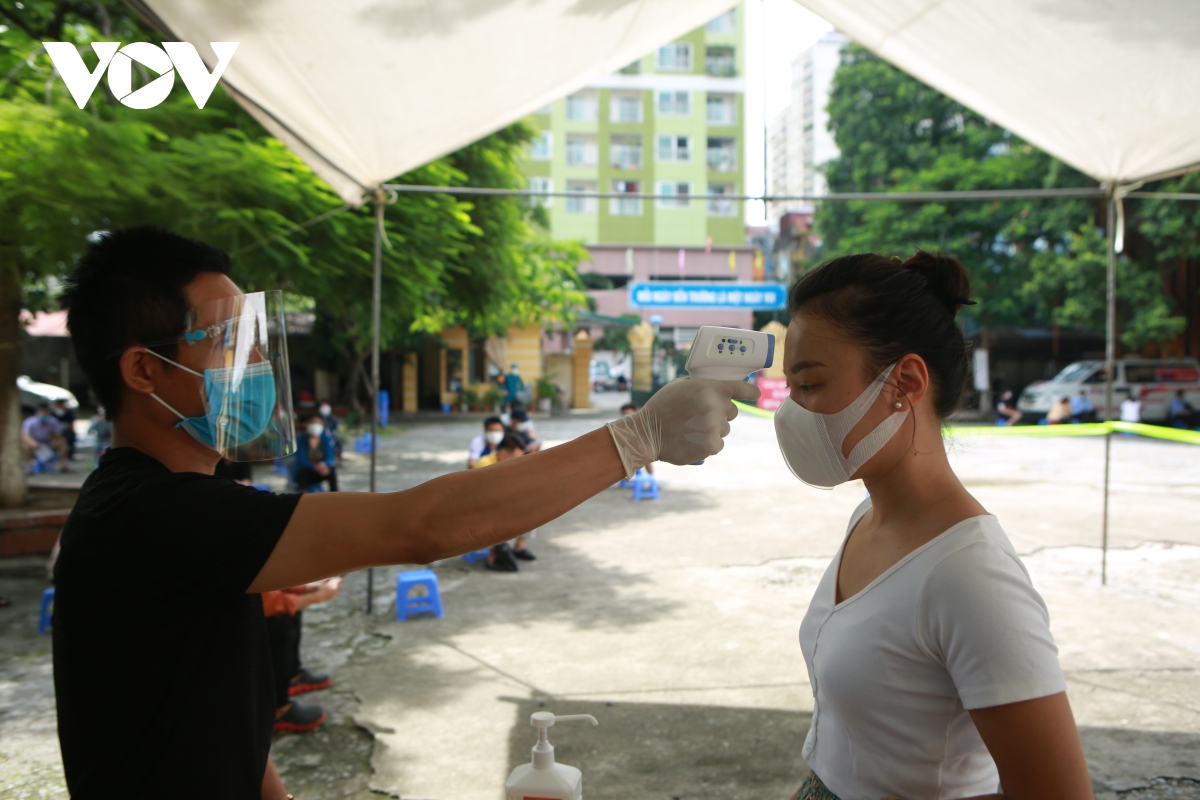 ha noi bat dau tiem nhung lieu vaccine vero cell dau tien cho nguoi dan hinh anh 3