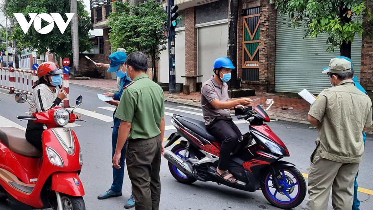 binh duong len phuong an cho nguoi dan da tiem vaccine duoc ra duong hinh anh 1