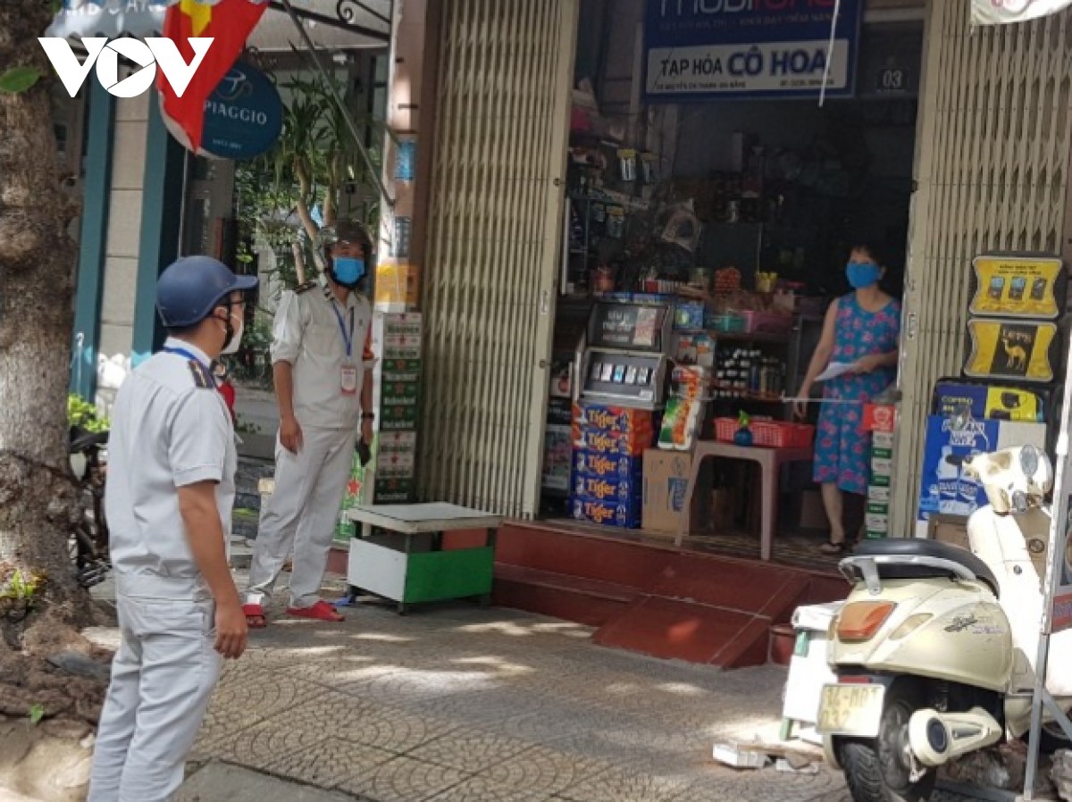 Da nang cho phep cua hang tap hoa mo cua tro lai nhung khan nguon hang hinh anh 2