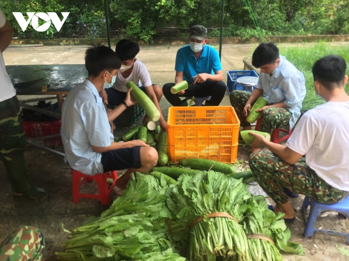 bep an cua benh nhan covid-19 noi nong am tinh thuong hinh anh 1