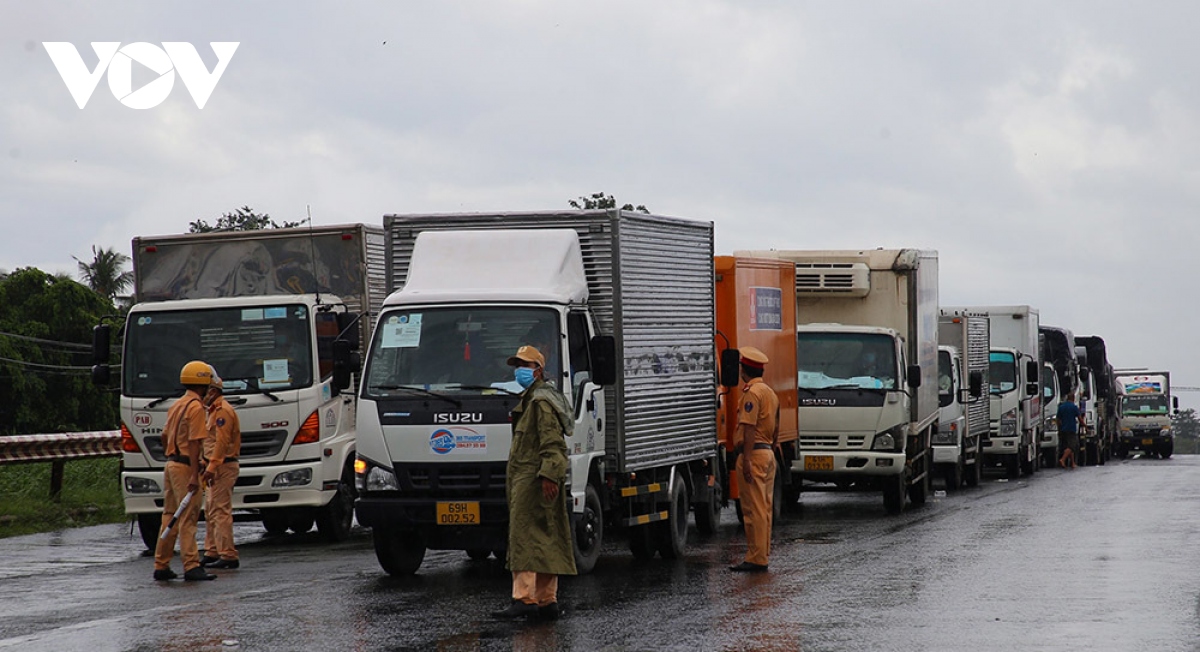 thieu hut nghiem trong tai xe container khien un u nong san tai cac tinh phia nam hinh anh 2