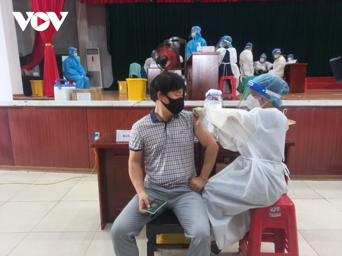 khong co chuyen Da nang bot luong vaccine de tiem cho duoc nhieu nguoi hinh anh 1