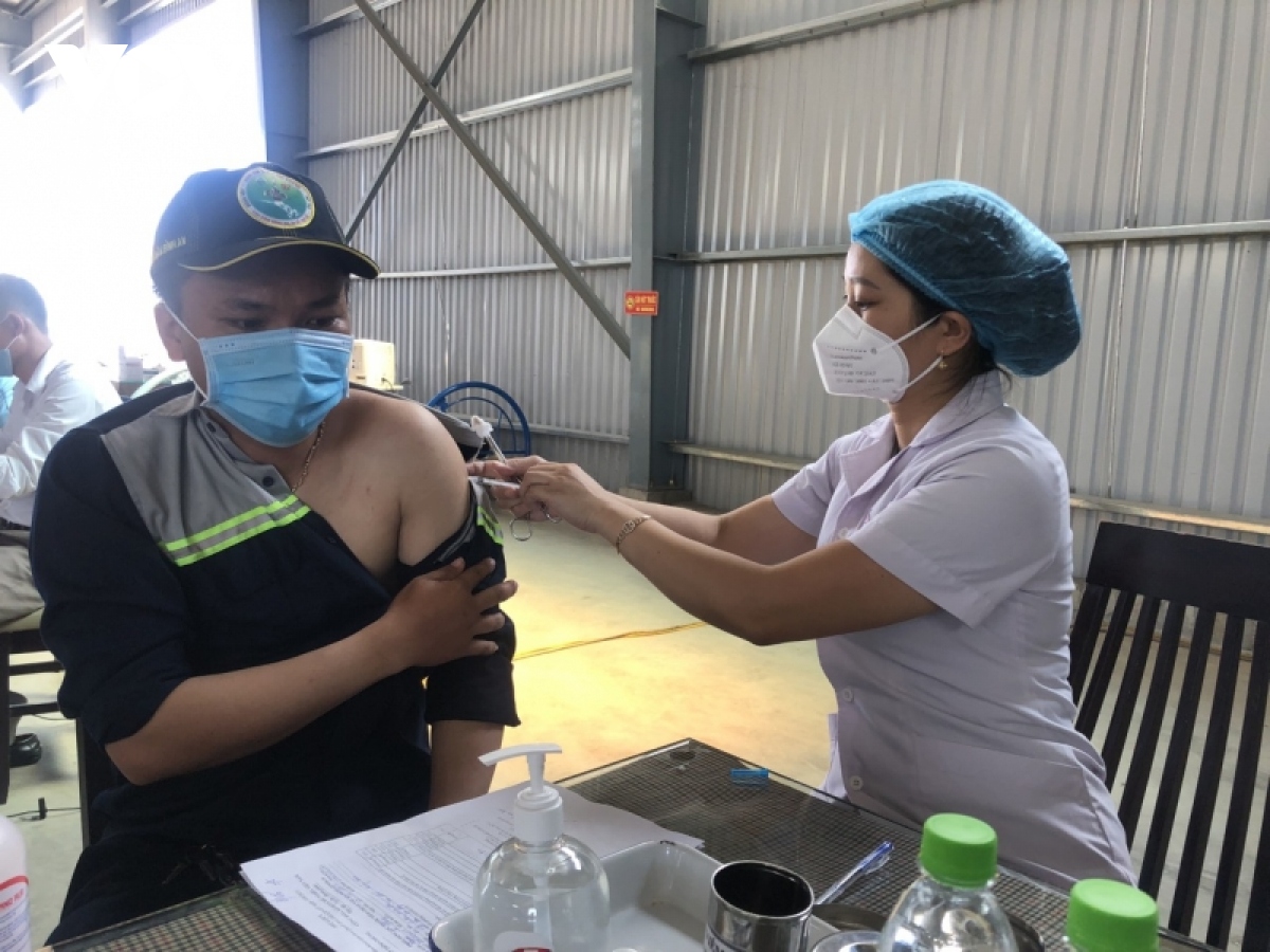 nguoi tiem 2 mui vaccine tu Da nang vao quang nam phai tu theo doi tai nha 7 ngay hinh anh 1