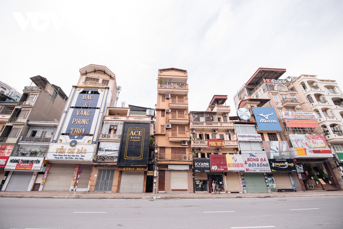 pho buon ban tai ha noi van im lim cho ngay mo cua tro lai hinh anh 12