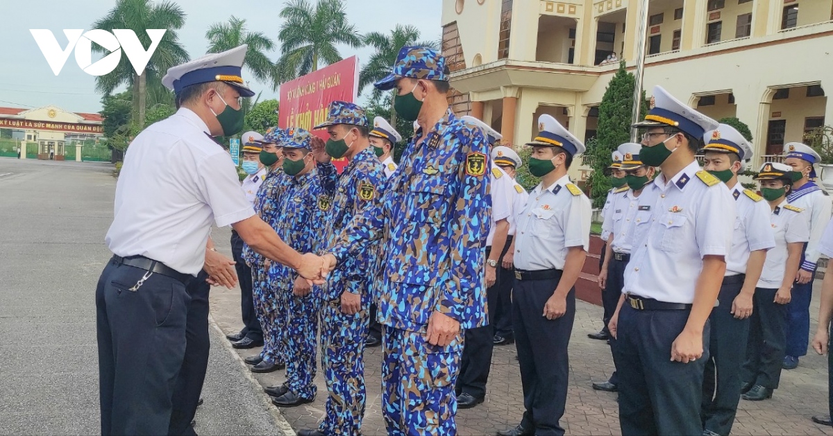 vung 1 hai quan van chuyen luong thuc ung ho dong bao mien nam hinh anh 3