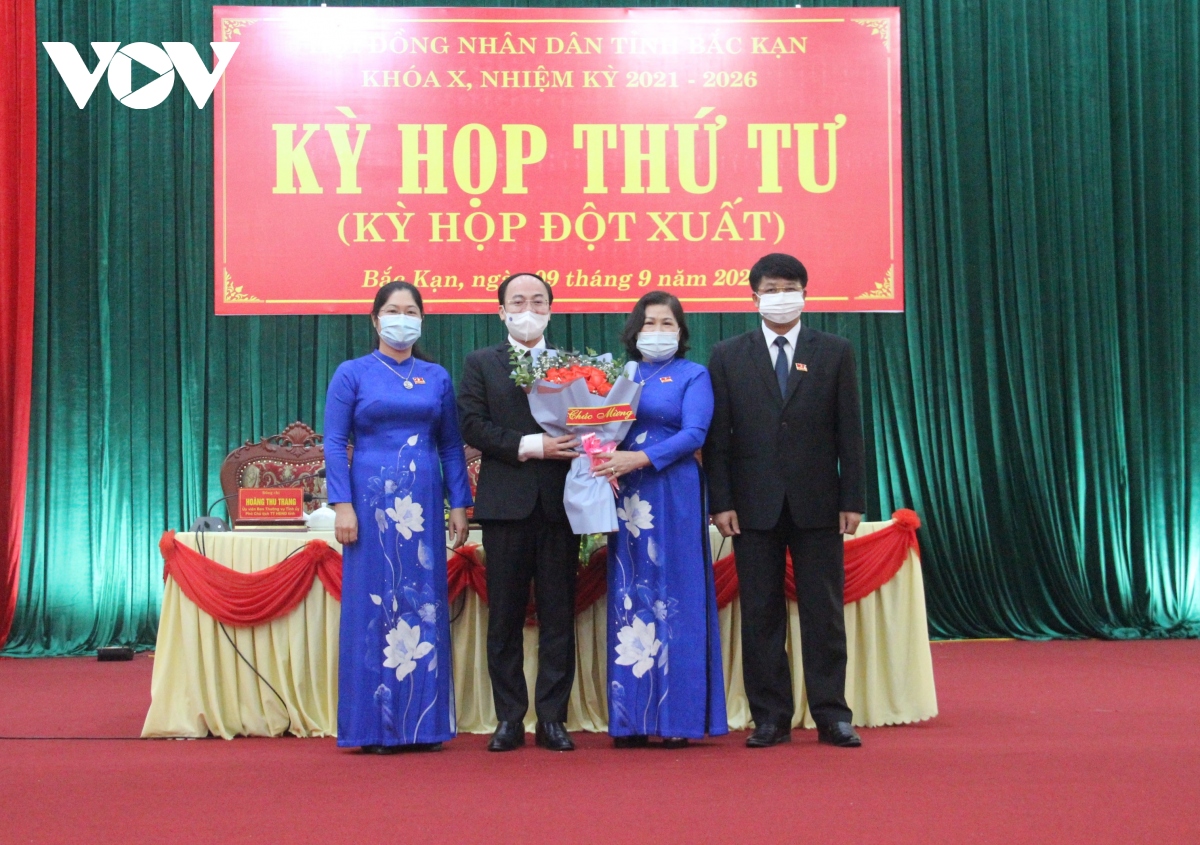 Ong nguyen Dang binh giu chuc chu tich ubnd tinh bac kan hinh anh 1