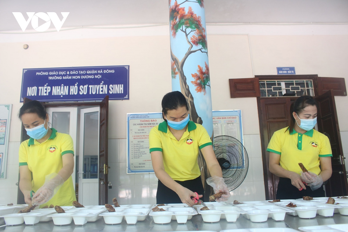 bep an phu nu do lua ho tro tuyen dau chong dich hinh anh 15