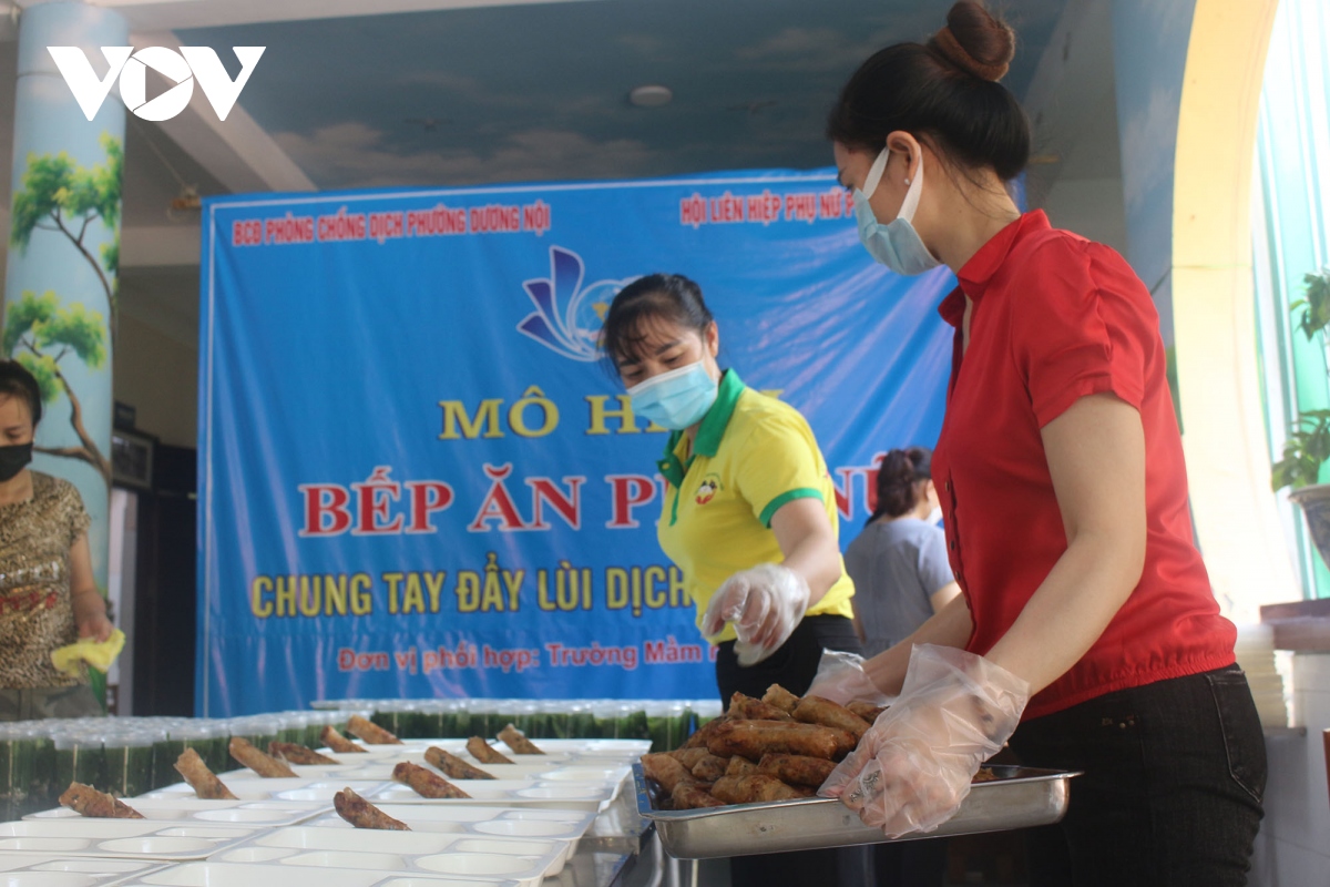 bếp ăn phụ nữ đỏ lửa hỗ trợ tuyến đầu chống dịch hình ảnh 3 bep an phu nu do lua ho tro tuyen dau chong dich hinh anh 3