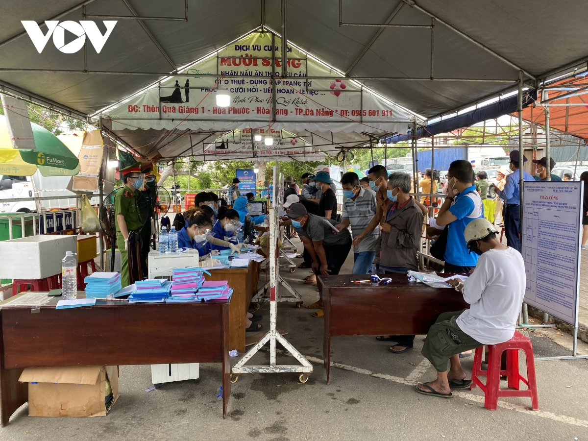 Ung xu voi nguoi ve tu vung dich lai moi noi moi kieu, tren bao duoi khong nghe hinh anh 1