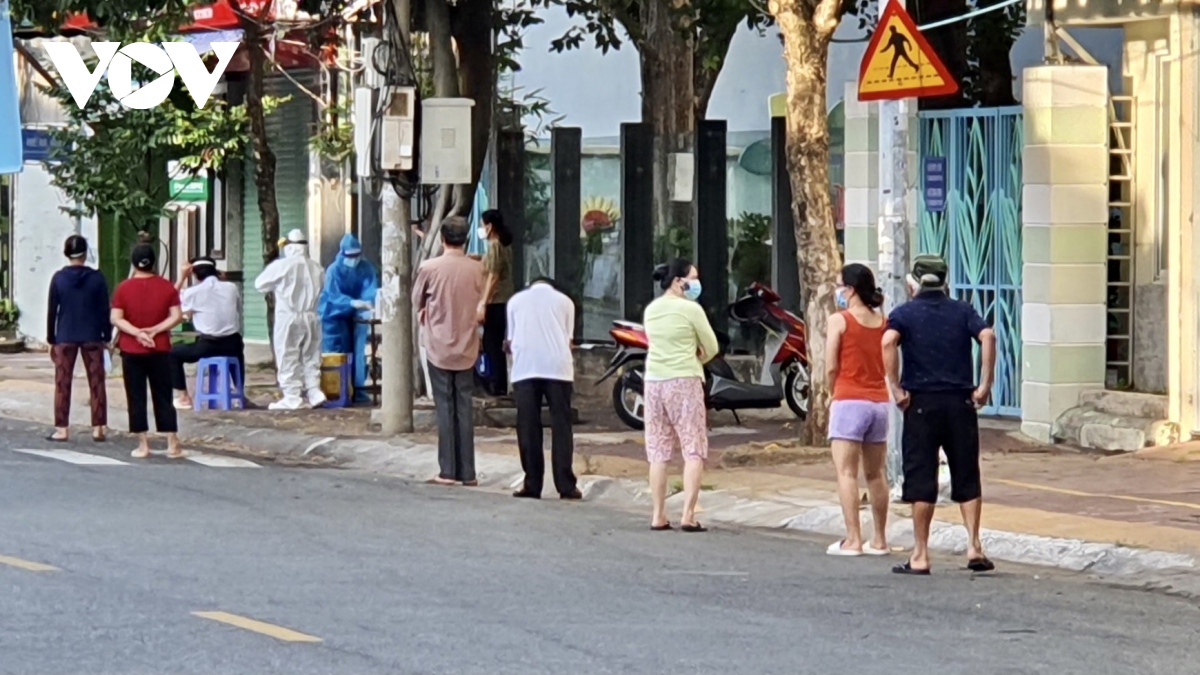 f0 la nhan vien thu cuoc, gap hang tram khach hang hinh anh 1