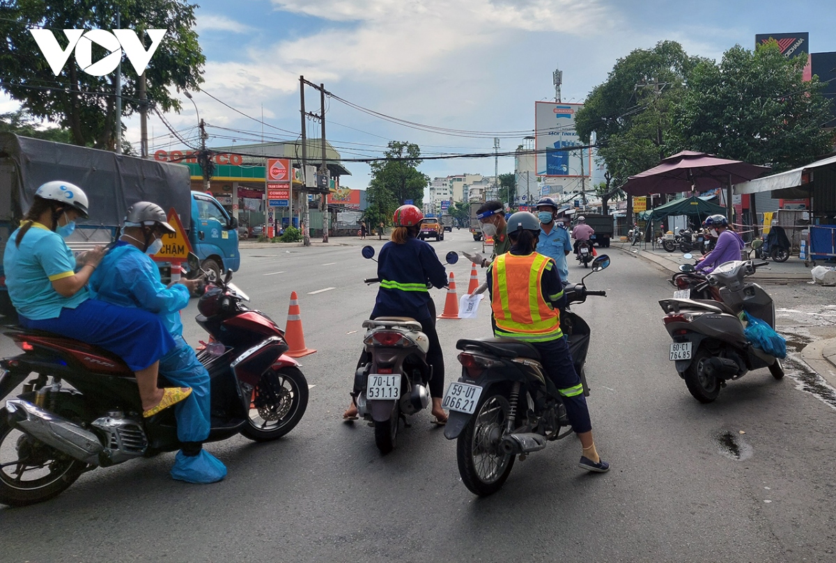 TP.HCM cho phép cơ sở kinh doanh dịch vụ ăn uống được bán hàng mang đi