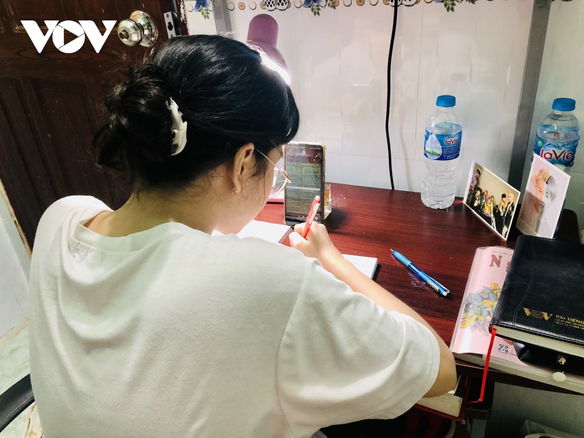 mạng chập chờn , tài khoản treo - nỗi lo học trực tuyến hình ảnh 2 mang chap chon , tai khoan treo - noi lo hoc truc tuyen hinh anh 2