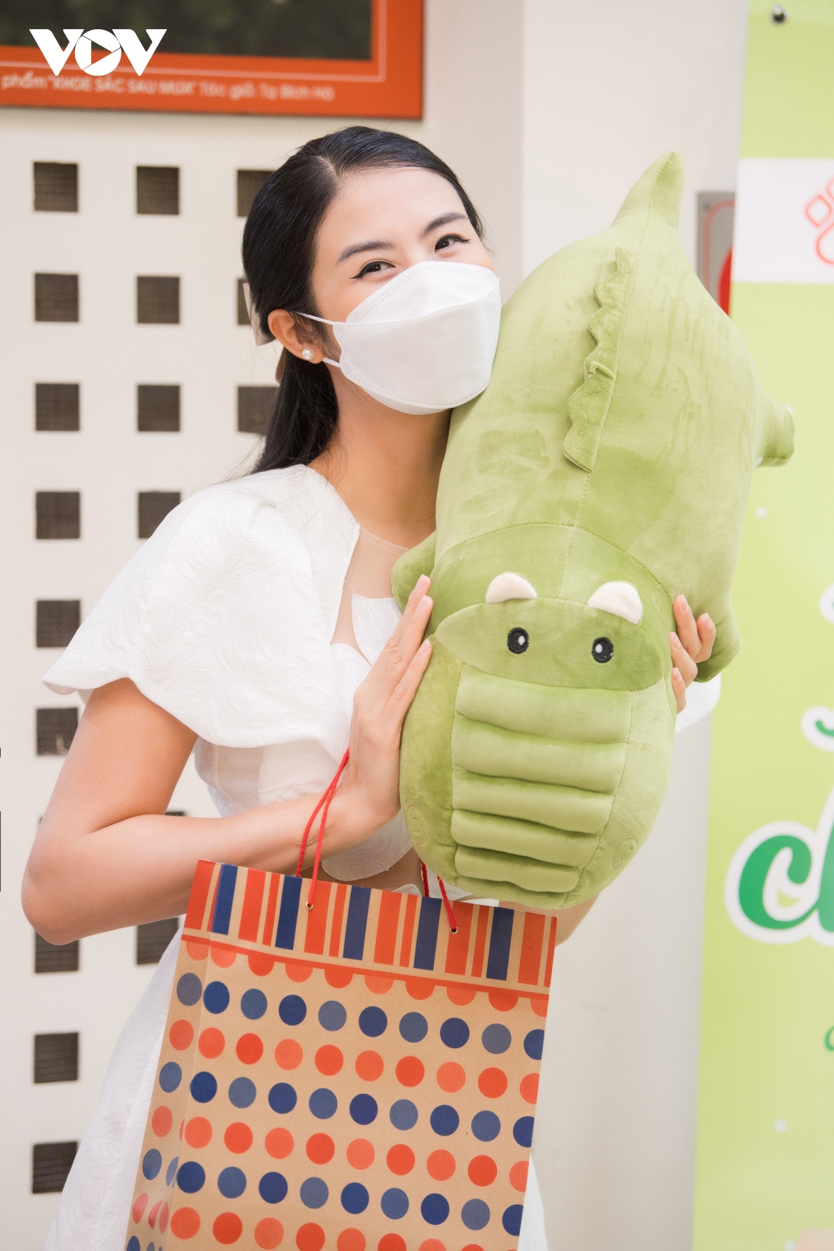 hoa hậu ngọc hân đi hiến máu trong ngày đầu hà nội nới lỏng giãn cách hình ảnh 7 hoa hau ngoc han di hien mau trong ngay dau ha noi noi long gian cach hinh anh 7