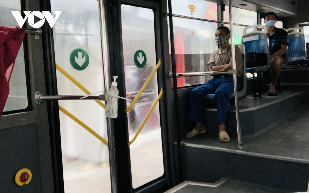 Hà Nội áp dụng thẻ xanh/thẻ vàng Covid cho hành khách đi xe buýt
