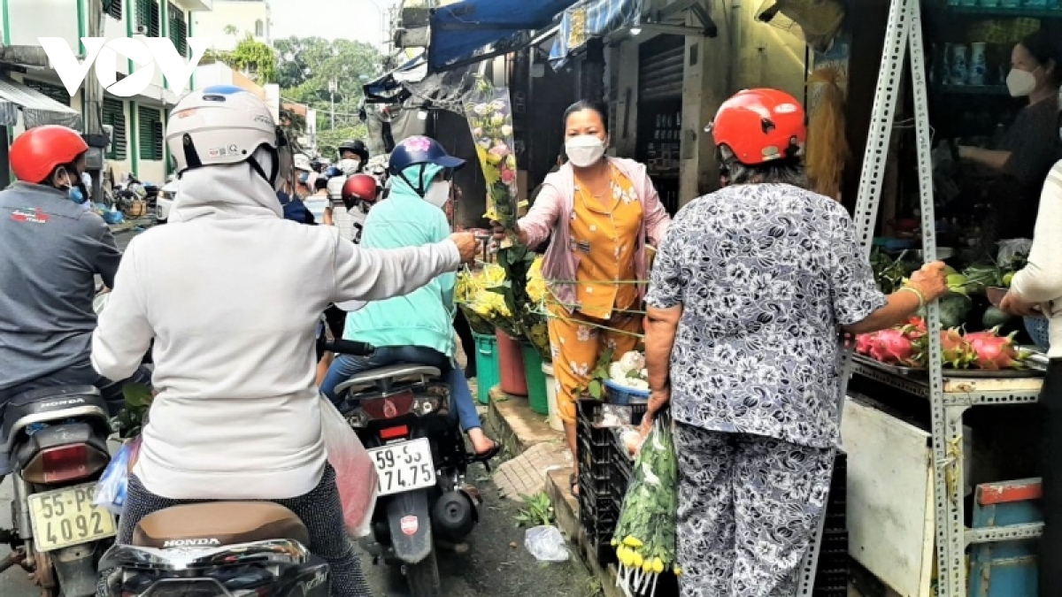 nhieu cho truyen thong chua dap ung yeu cau phong chong dich de hoat dong lai hinh anh 2