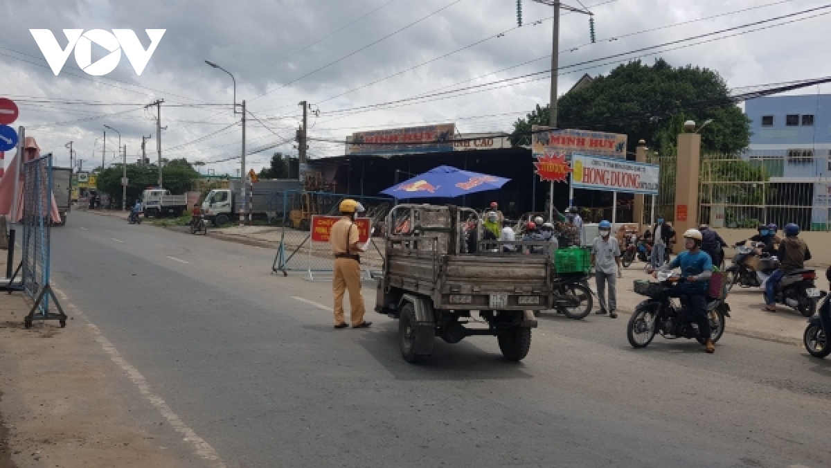 long an dung hoat dong chot tram kiem tra phong, chong dich covid-19 hinh anh 2