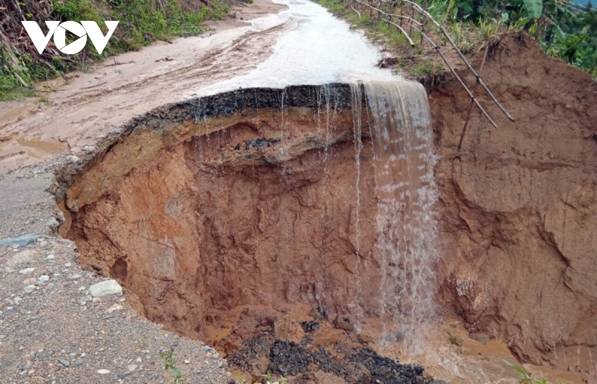 quang nam tap trung khac phuc hau qua mua lu hinh anh 2