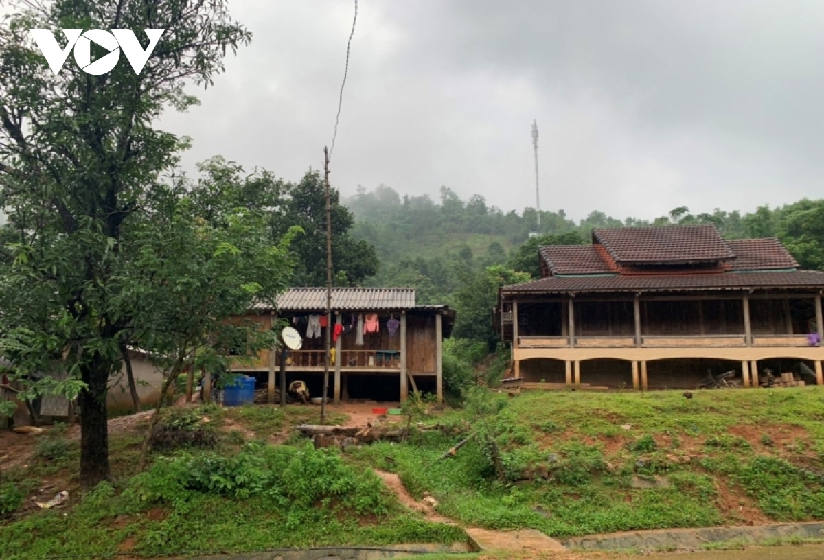 noi lo sat lo nui o thua thien - hue hinh anh 2