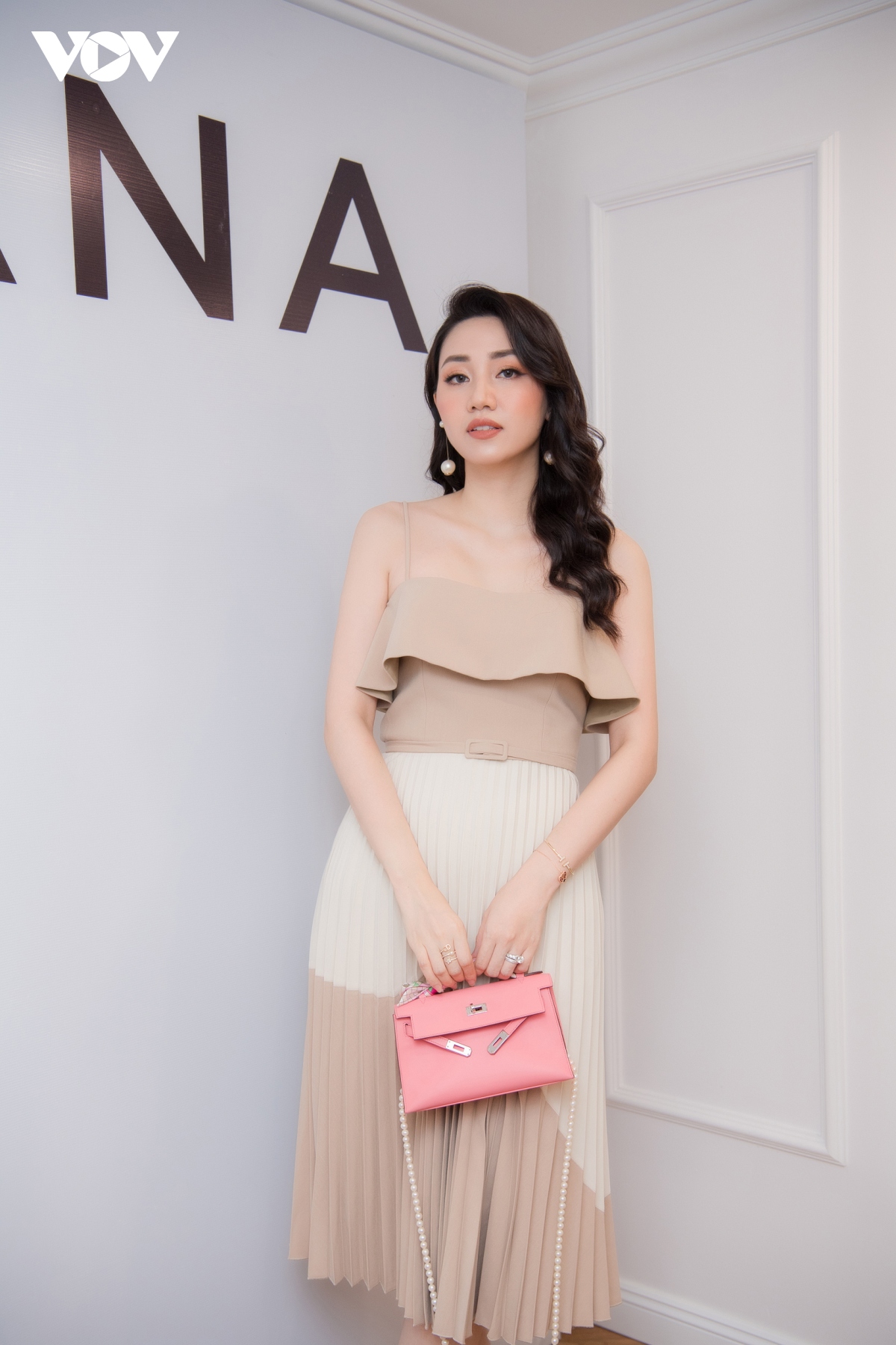  hoi chi em hoa hau mung A hau hoang anh lam ba chu hinh anh 11
