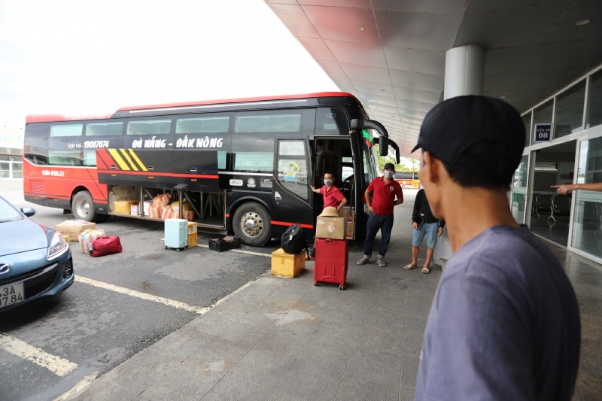 ben xe Da nang moi ngay chay mot chuyen van vang khach hinh anh 3