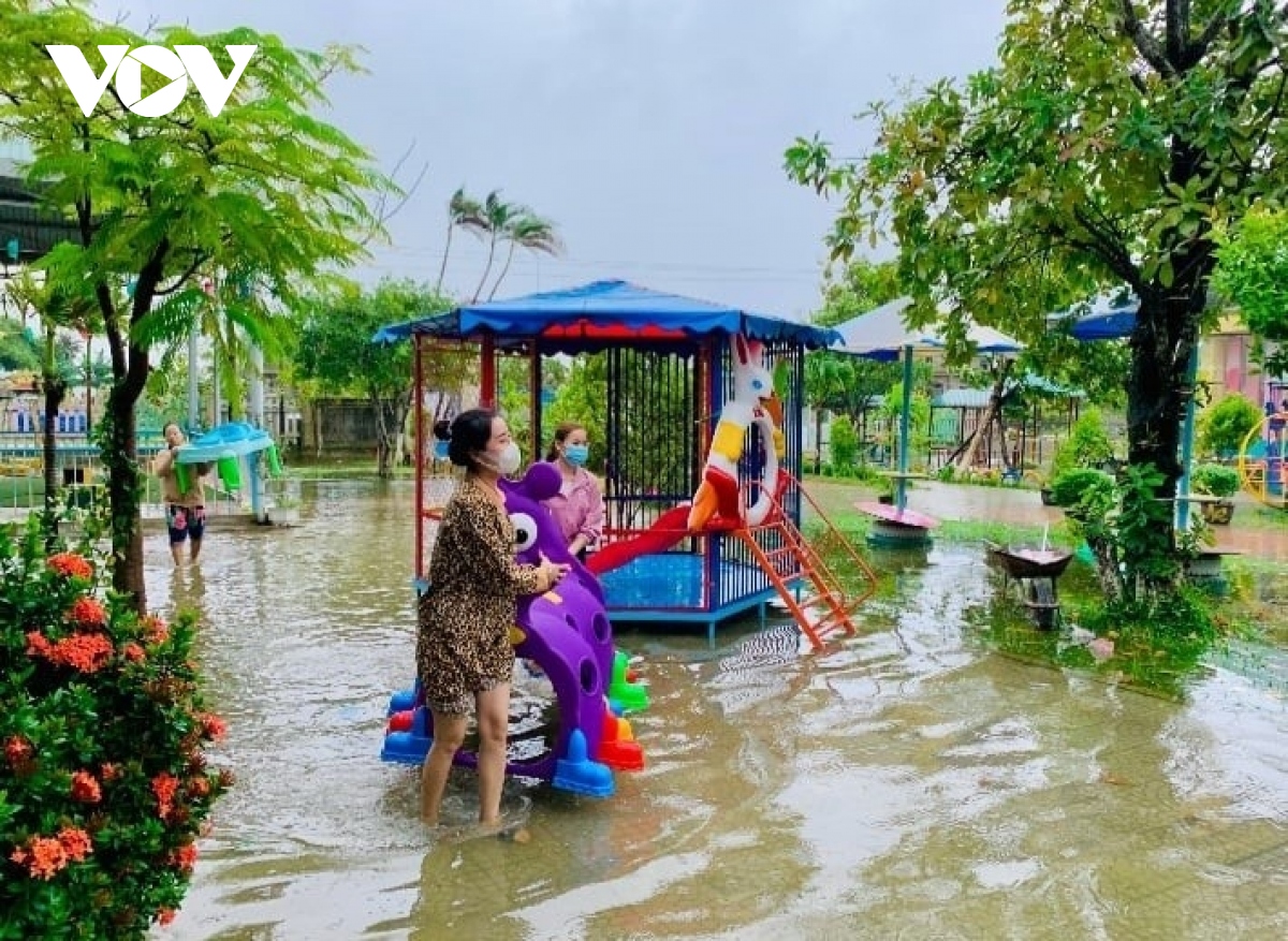 nuoc van lai lang o vung ron lu thua thien hue hinh anh 13