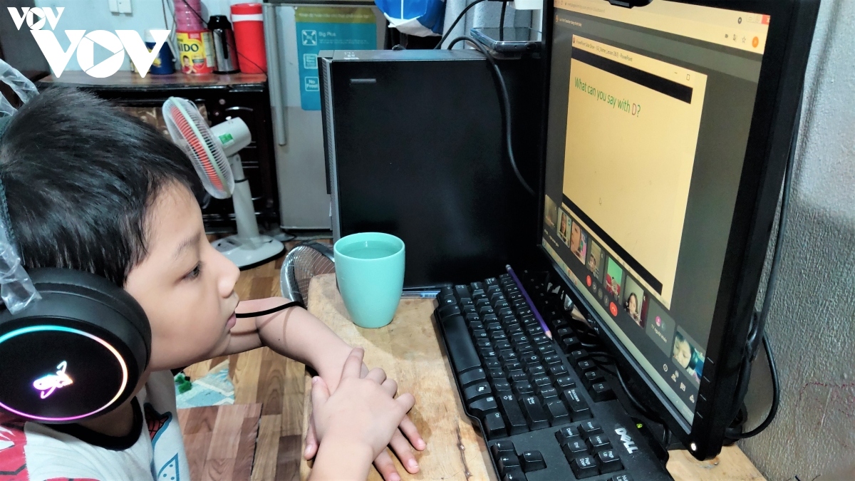 Tp Hồ Chí Minh: Chuẩn bị thế nào cho việc học bằng hình thức trực tuyến?