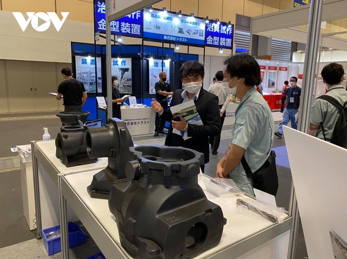 Numerous Japanese firms consider moving part of their production chains to Vietnam