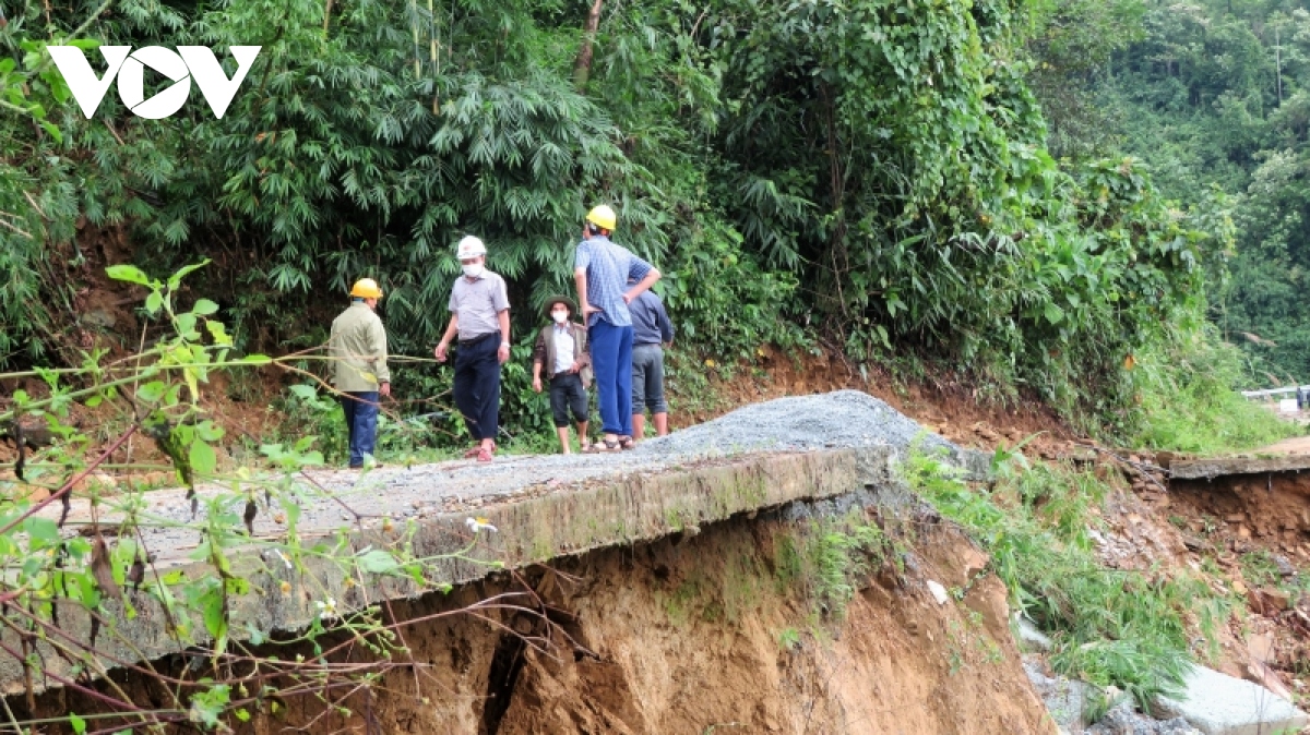 quang ngai khan truong khoi phuc giao thong, ung pho dot mua lu moi hinh anh 3