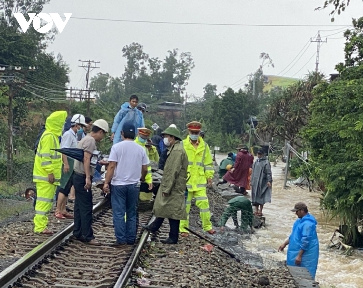 quang ngai tap trung khac phuc thiet hai, chuan bi ung pho dot mua lu moi hinh anh 3