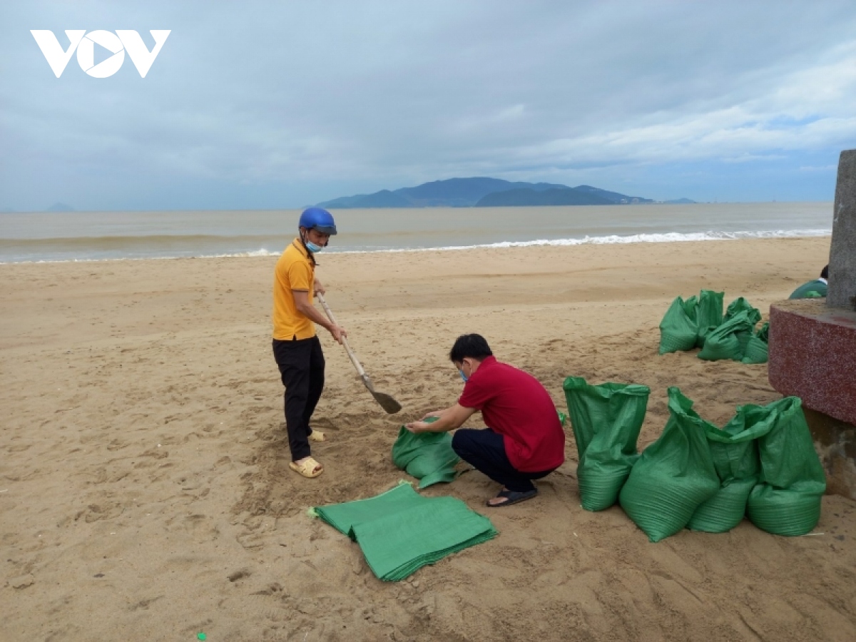 mien trung chu dong ung pho voi mua lon, ap thap nhiet doi hinh anh 3