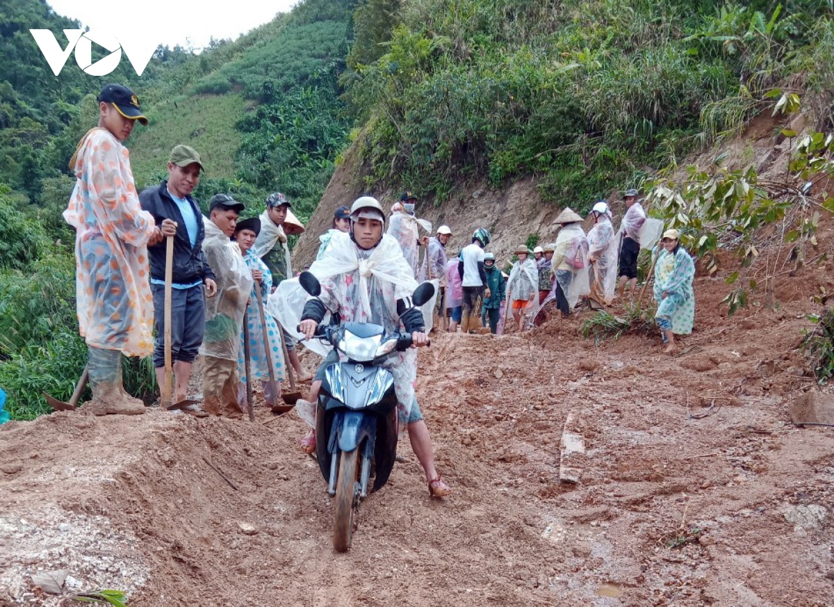 quang nam khac phuc hau qua mua lu trong dieu kien dich covid-19 dien bien phuc tap hinh anh 7