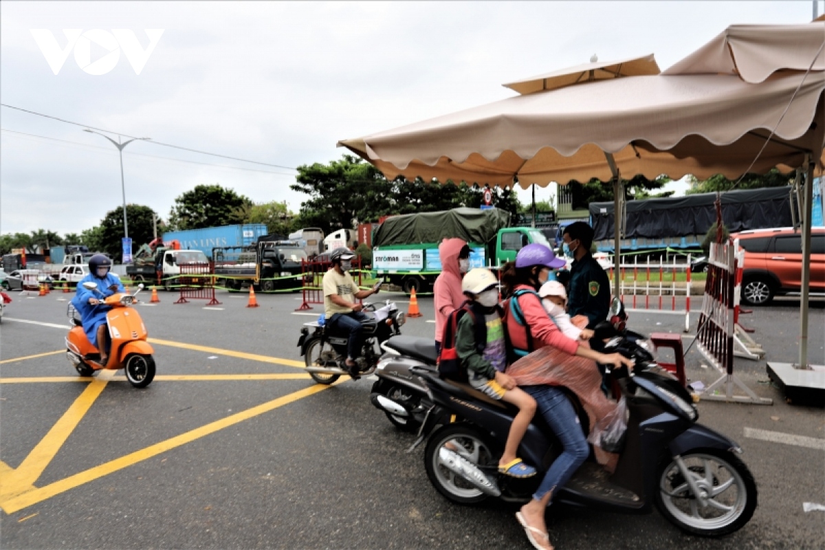 doanh nghiep va lao dong tai Da nang do mat tim nhau hinh anh 3