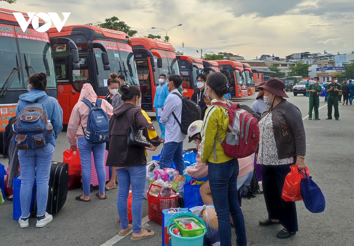 bo tu lenh tp.hcm dua hon 1.500 nguoi dan ve 7 tinh, thanh mien tay hinh anh 3