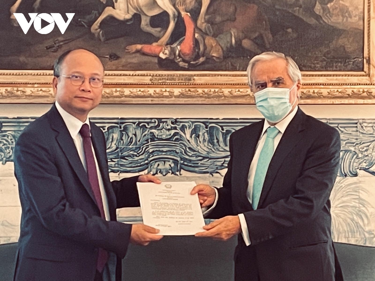 Vietnamese Ambassador presents Letter of Credence to Portuguese President