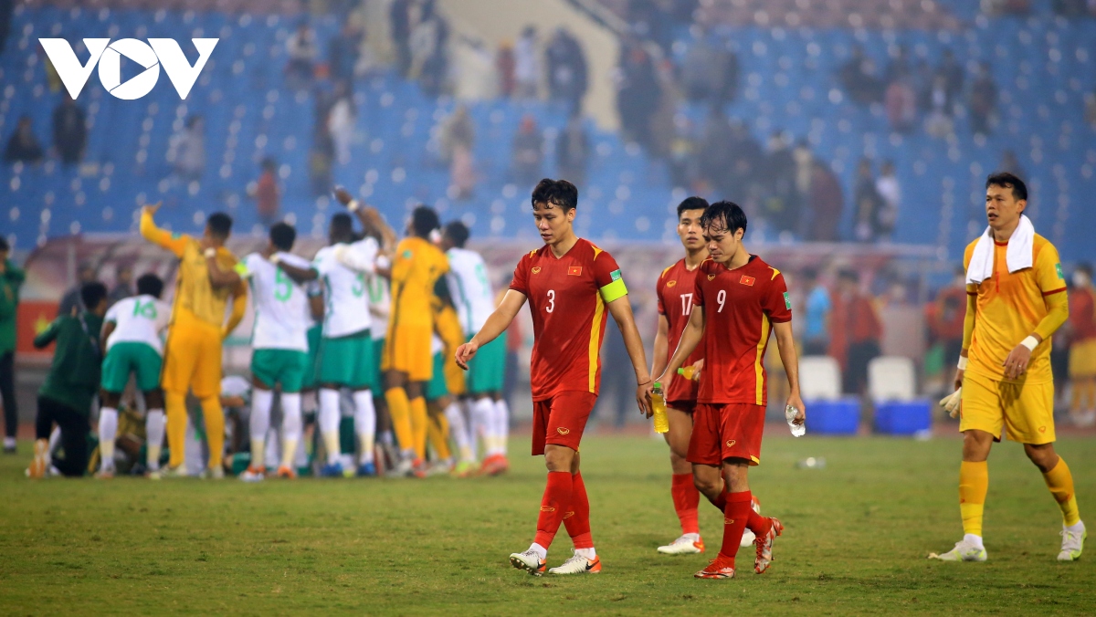 Dt viet nam thua tran thu 6 lien tiep, que ngoc hai co hanh dong bat ngo hinh anh 7