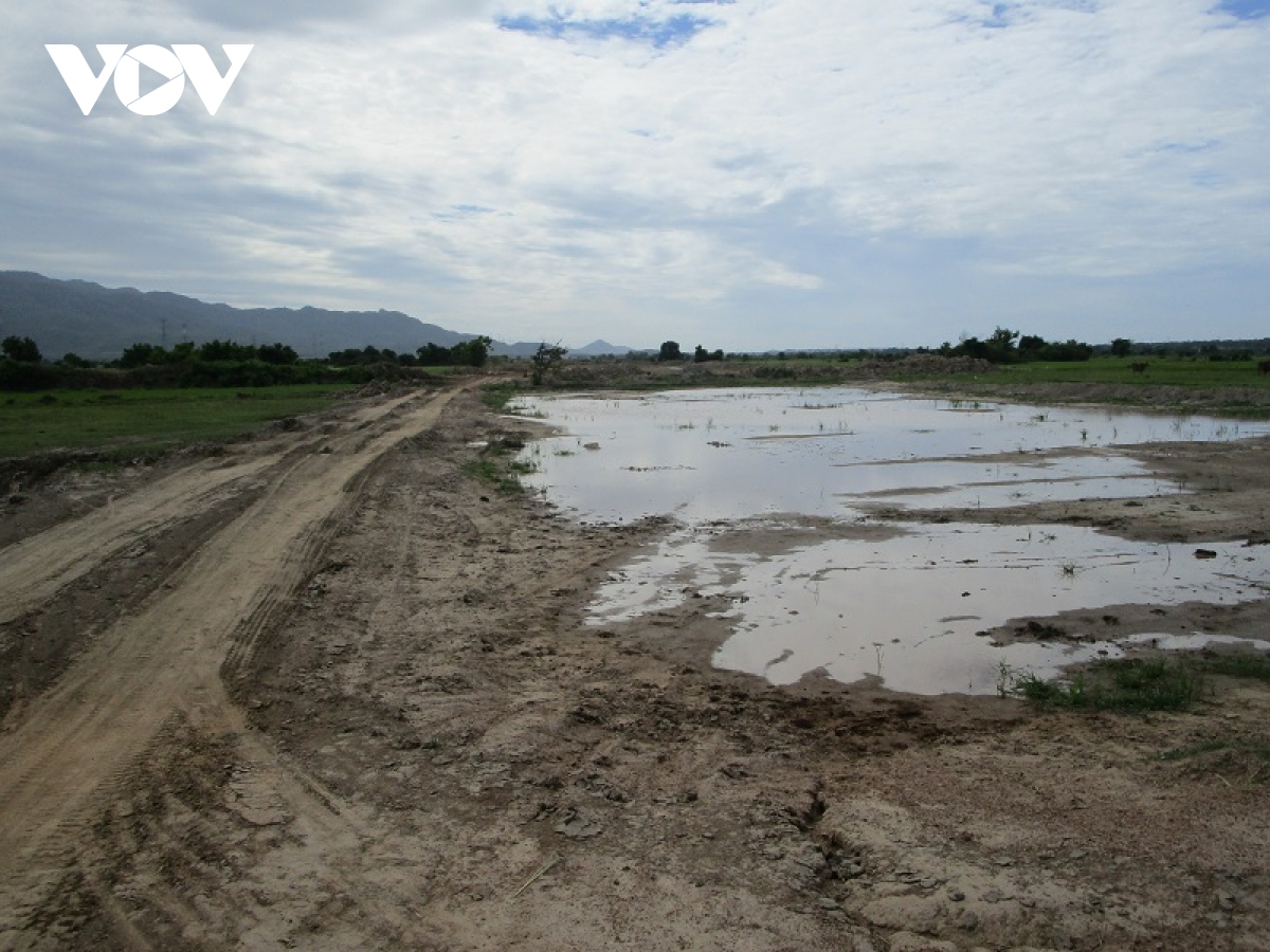 binh thuan chan chinh viec khai thac khoang san trai phep de thi cong cao toc bac-nam hinh anh 1