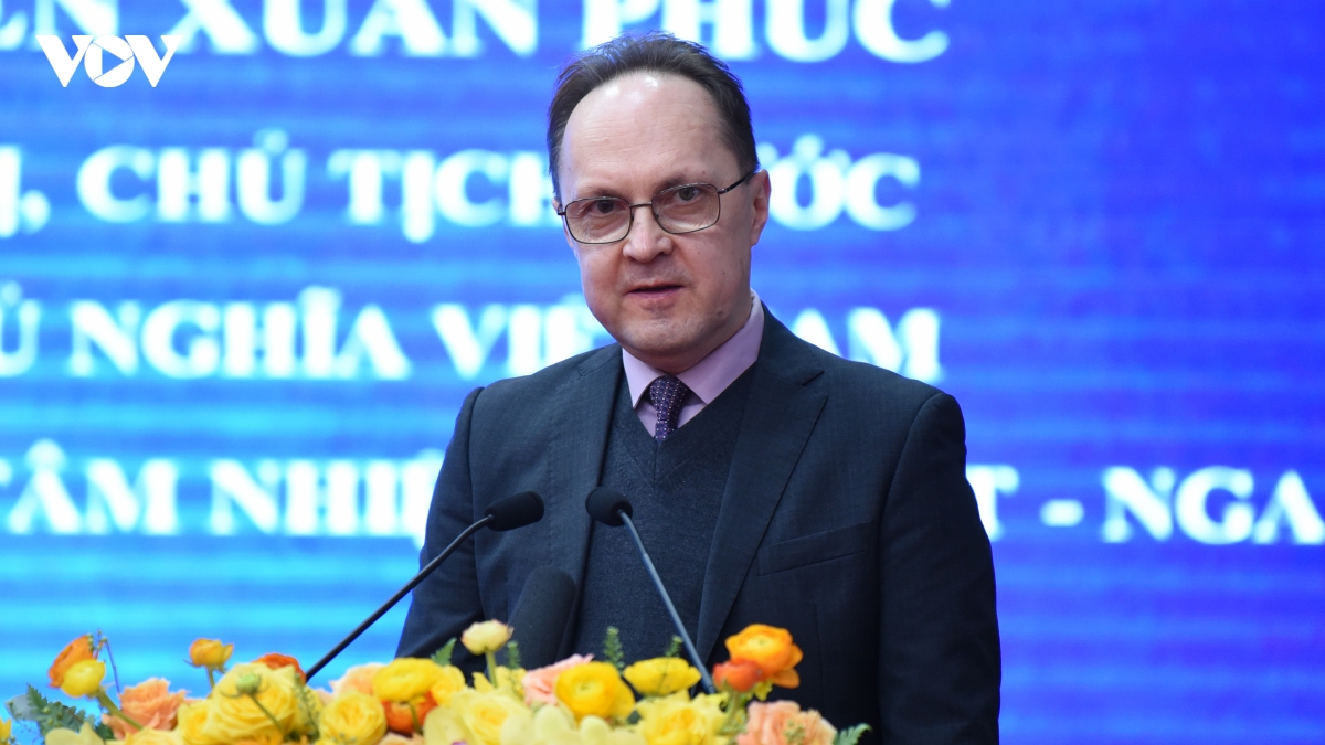 chu tich nuoc tham va lam viec tai trung tam nhiet doi viet - nga hinh anh 7