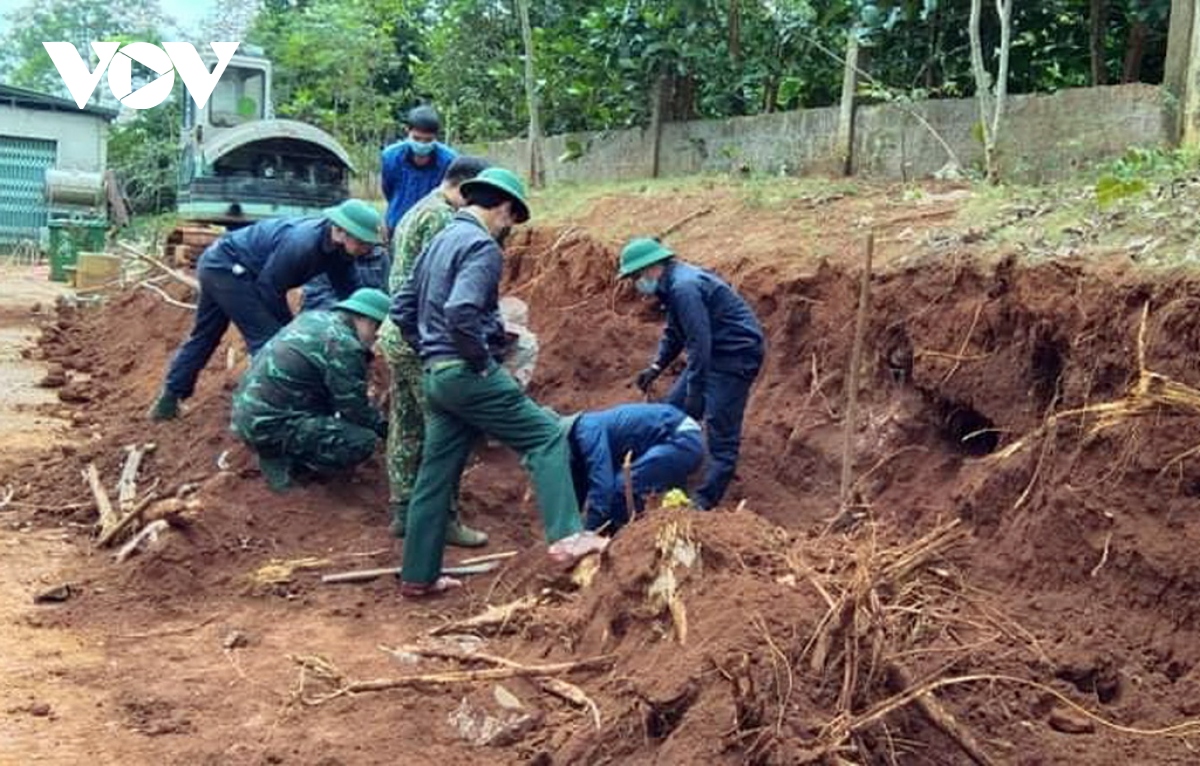 quang tri phat hien, quy tap 2 hai cot liet si hinh anh 1