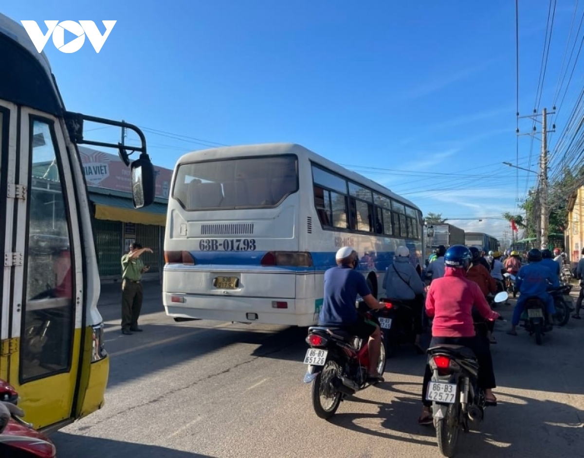 ngay dau lap lai chot kiem soat dich o binh thuan, giao thong noi thoang, noi un u hinh anh 1