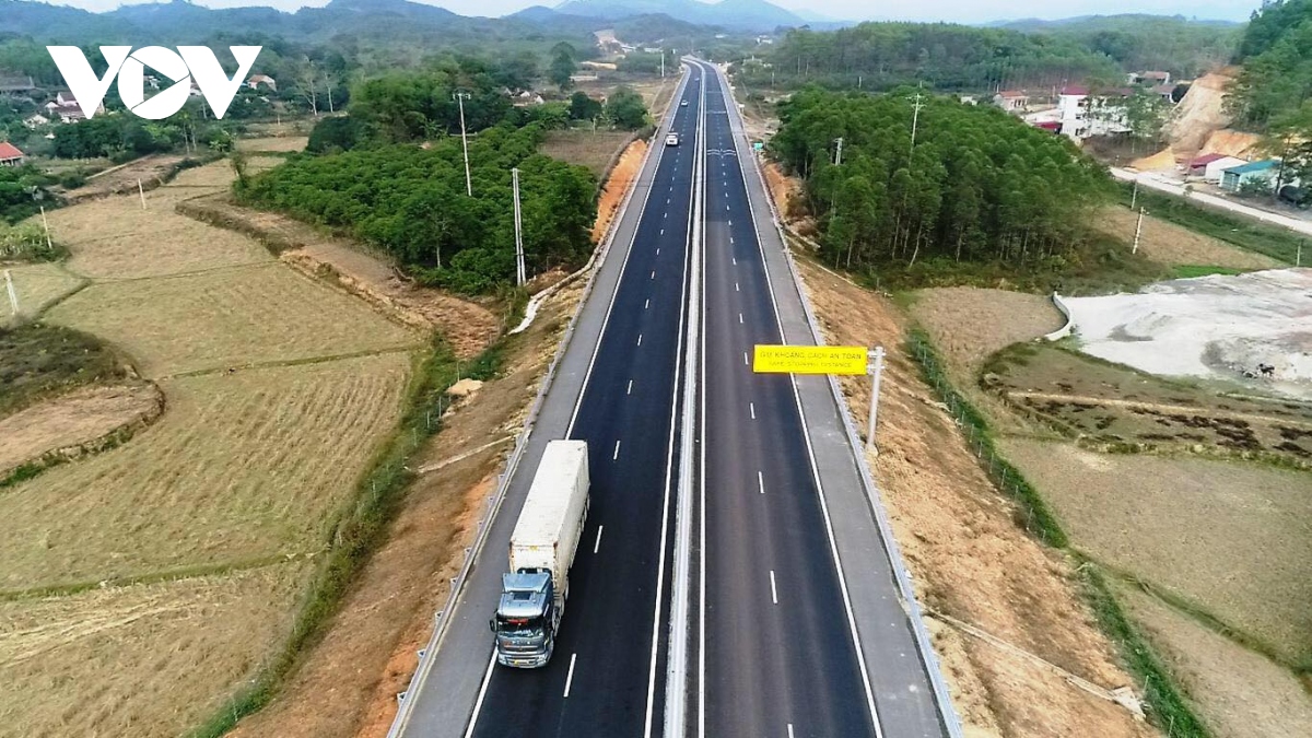 Deo ca tang von dieu le len gap doi, dau tu cao toc bac nam va ha tang giao thong hinh anh 2