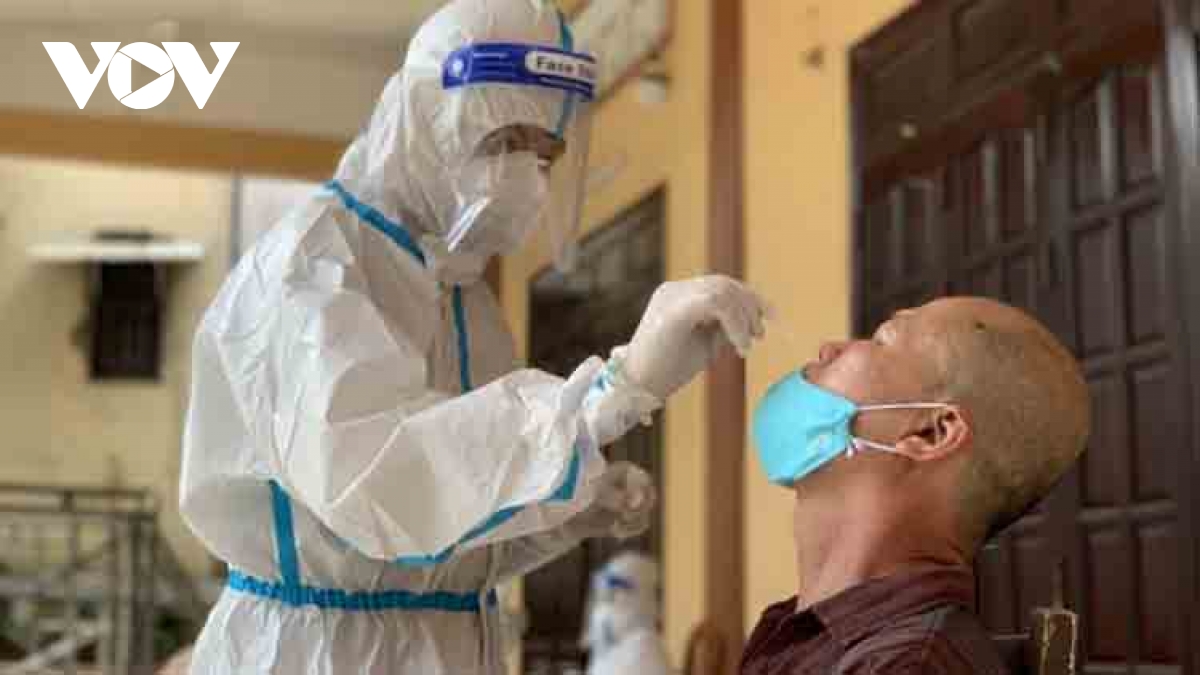 HCM City on alert as COVID-19 cases rise again