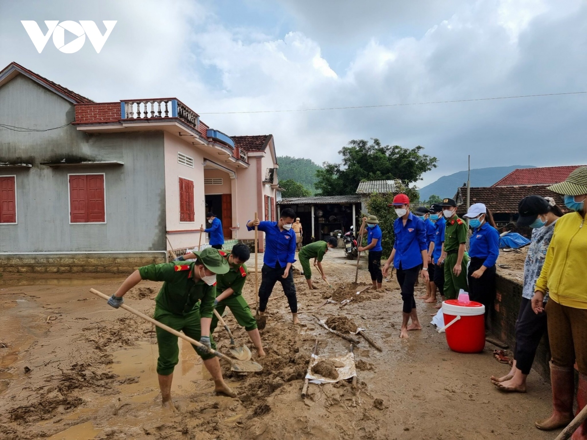 lien tuc xay ra hang loat vu sat lo nui, binh Dinh ung pho ra sao hinh anh 2