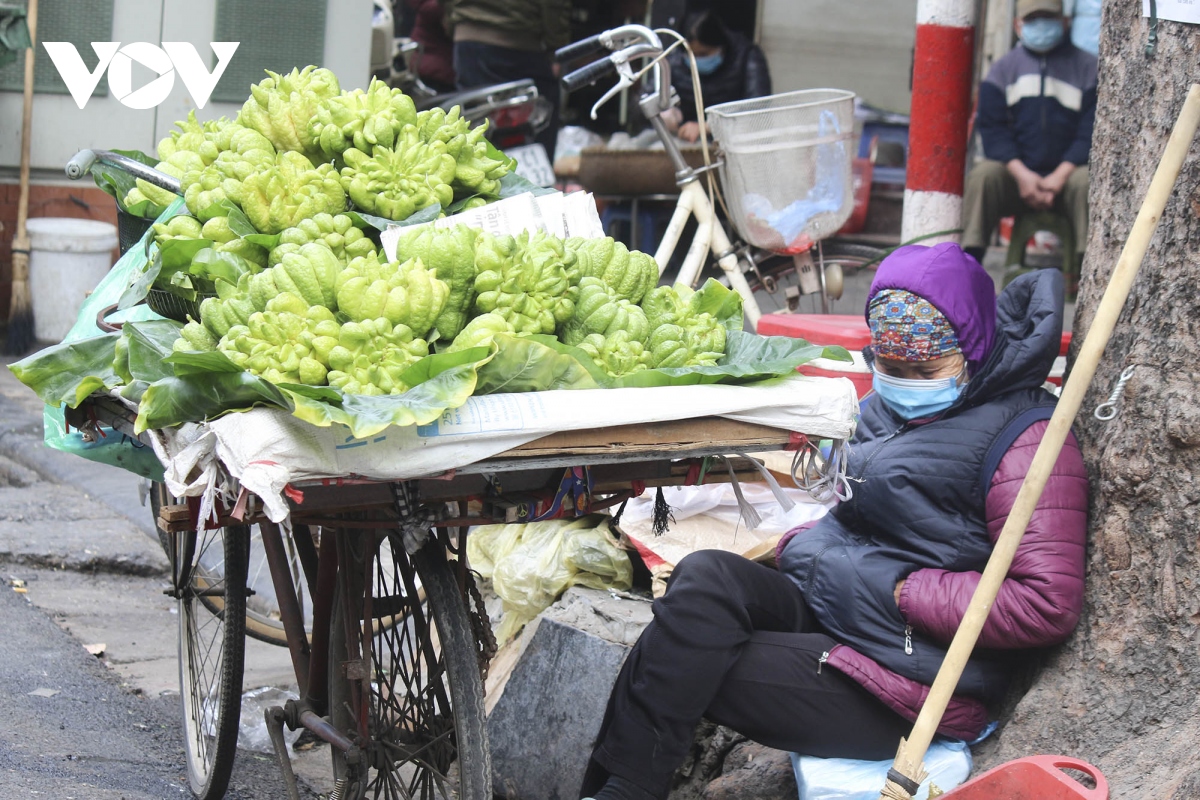 nguoi ha noi mac kin mit trong tiet troi ret dam nhat tu dau mua hinh anh 10