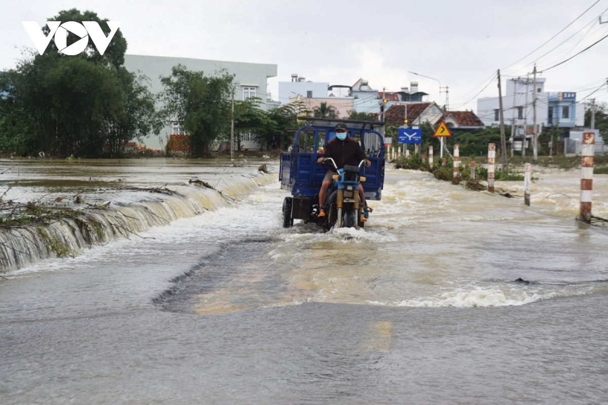 Anh binh Dinh thiet hai nang ne do mua lu hinh anh 10