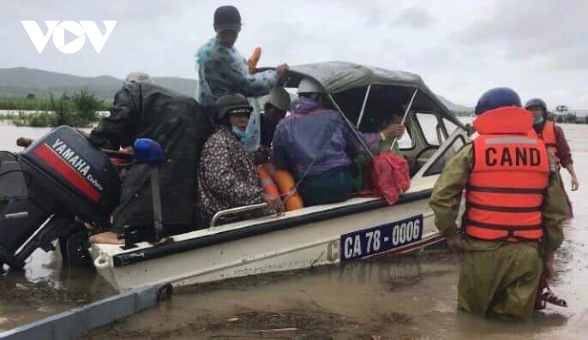 thủy điện ở tây nguyên xả lũ, bà con phú yên trở tay không kịp hình ảnh 1 thuy dien o tay nguyen xa lu, ba con phu yen tro tay khong kip hinh anh 1