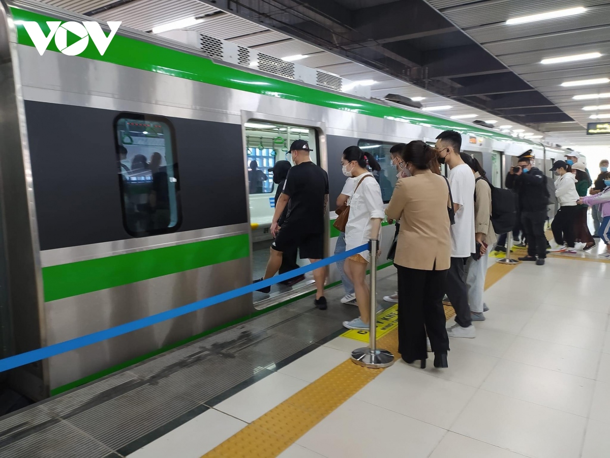 ha noi metro kien nghi dau tu 8,2 ty lap them tuong chan ke ga tau cat linh - ha Dong hinh anh 1