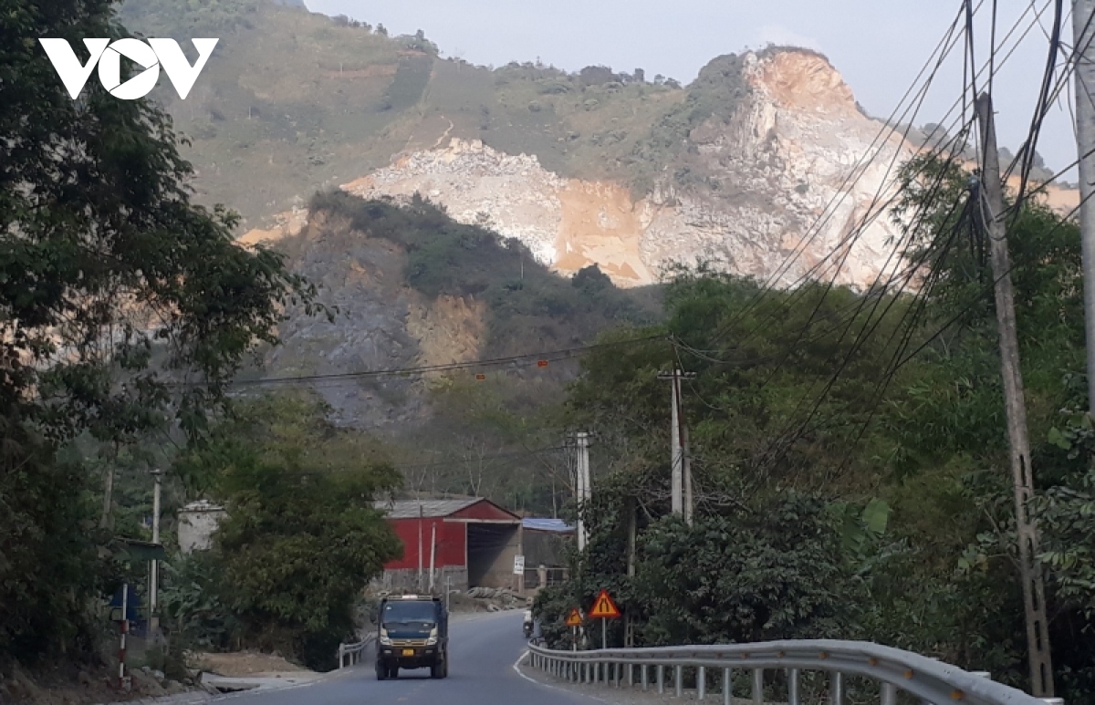 nguoi dan van chan yen bai khon kho vi mo da Dong khe hinh anh 17