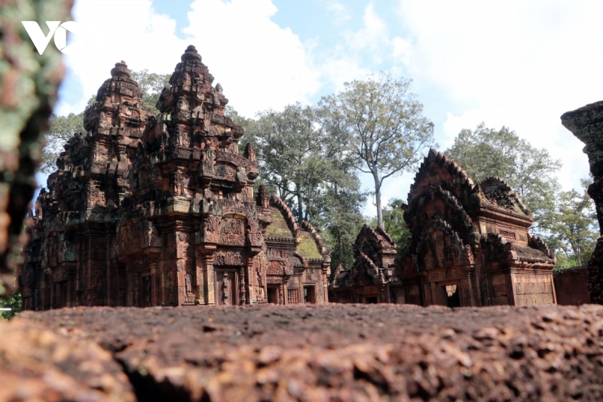 ngoi den banteay srei cua nhung nu chien binh de che angkor campuchia hinh anh 9